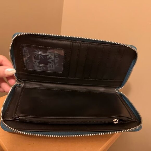 Loungefly Captain Marvel Krull Backpack Plus Bonus Wallet - Picture 10 of 10